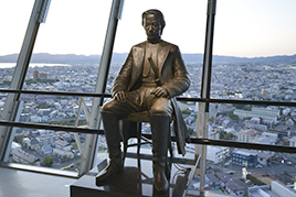 Bronze seated statue of Toshizo Hijikata