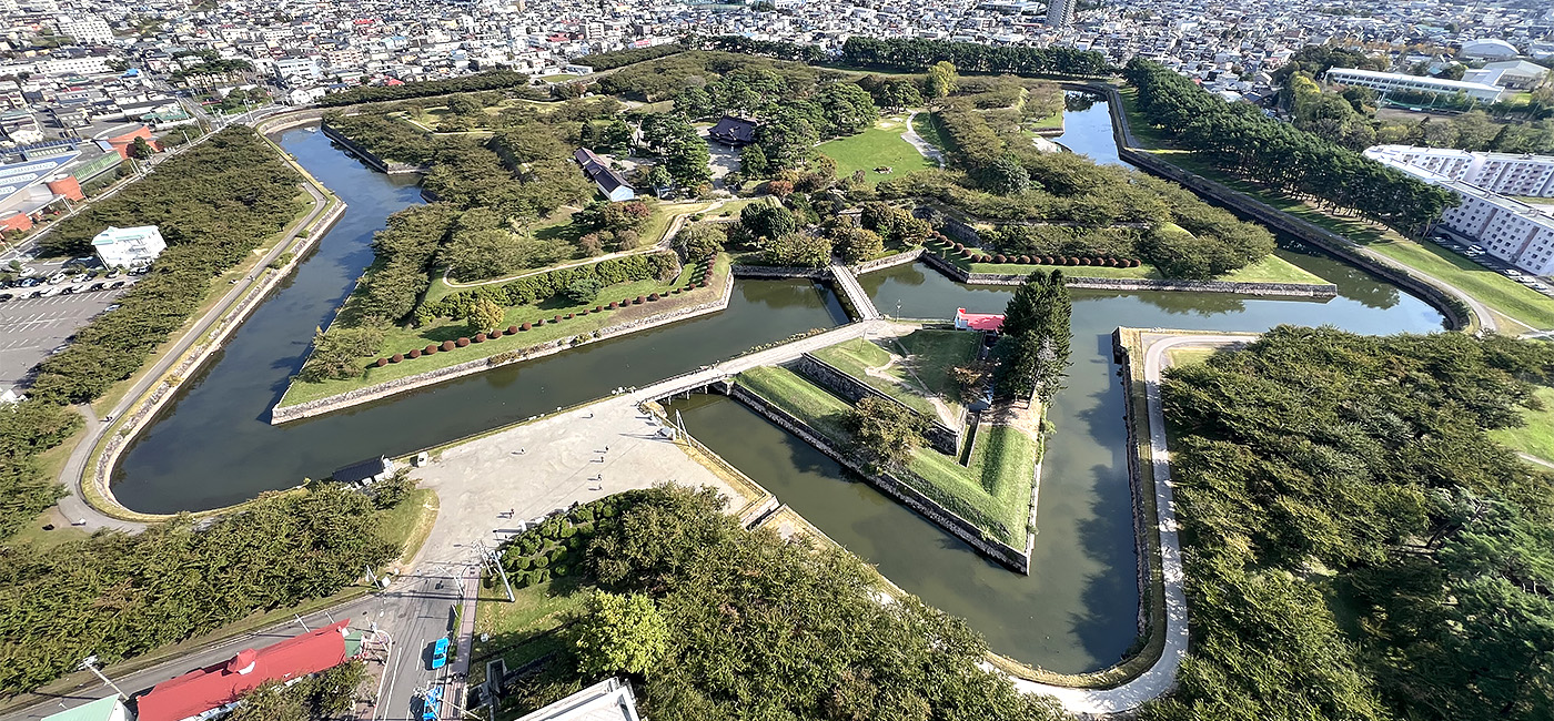展望台から見た、特別史跡「五稜郭」