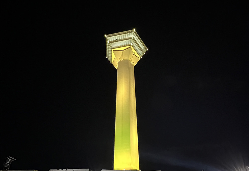 「北海道イエロースターズ」イエローライトアップ💡