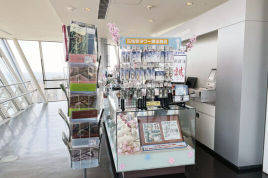 『ゴールデンカムイ』サイン色紙を展示中です🖼️